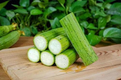 今日立秋吃瓜消暑,清凉一夏，传统习俗新体验